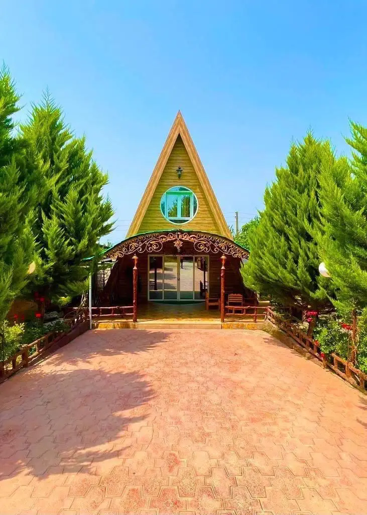 کلبه چوبی استخر دار در قائم شهر - وسطی کلا