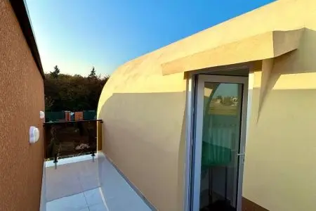 ویلا جکوزی دار با معماری مینیمال در آمل