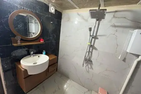 کلبه با استخر کوچک در زیرآب - خرمندیچال