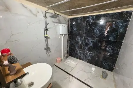 کلبه با استخر کوچک در زیرآب - خرمندیچال