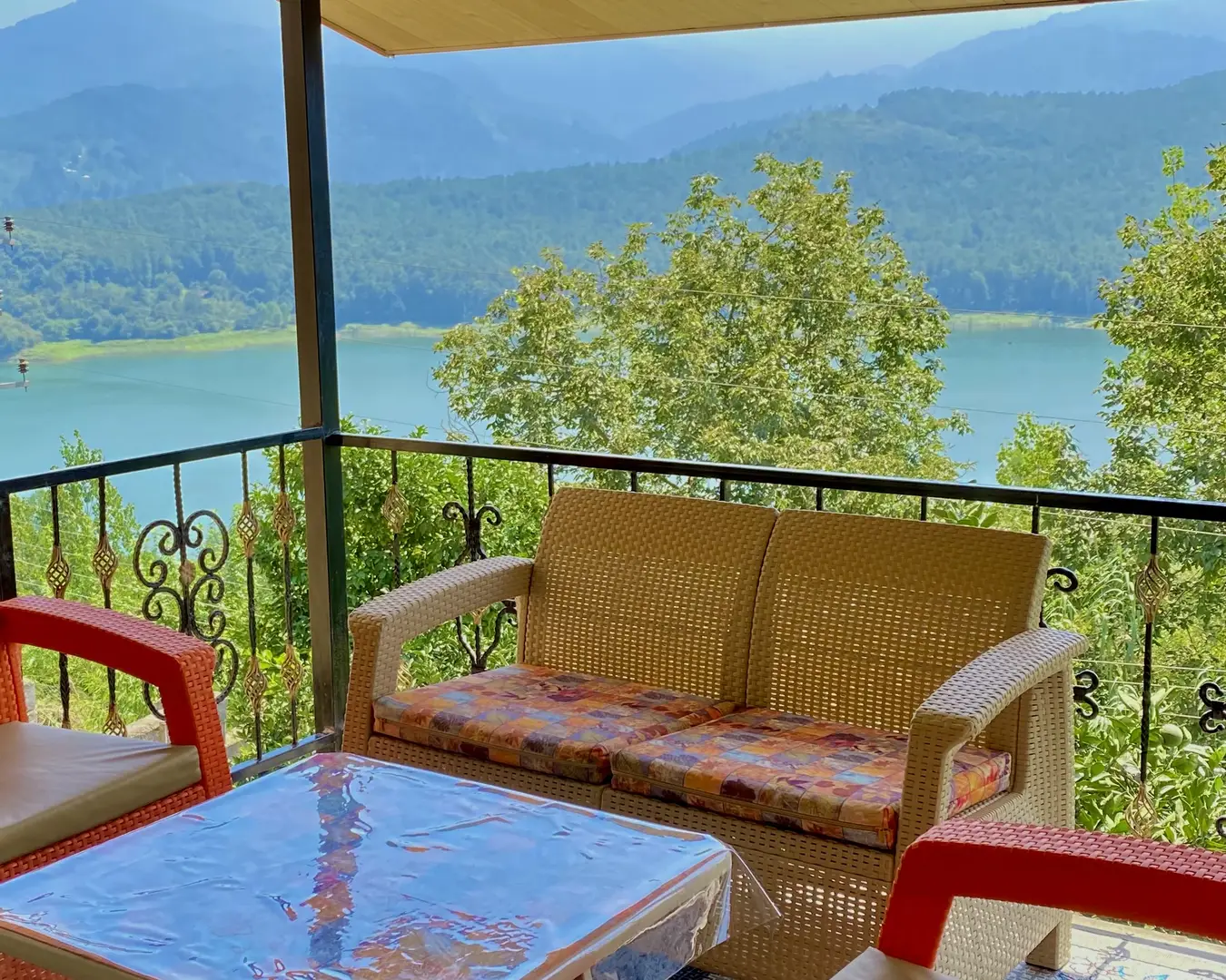 types-of-houses-اجاره ویلا با ویوی دریاچه - میرارکلا