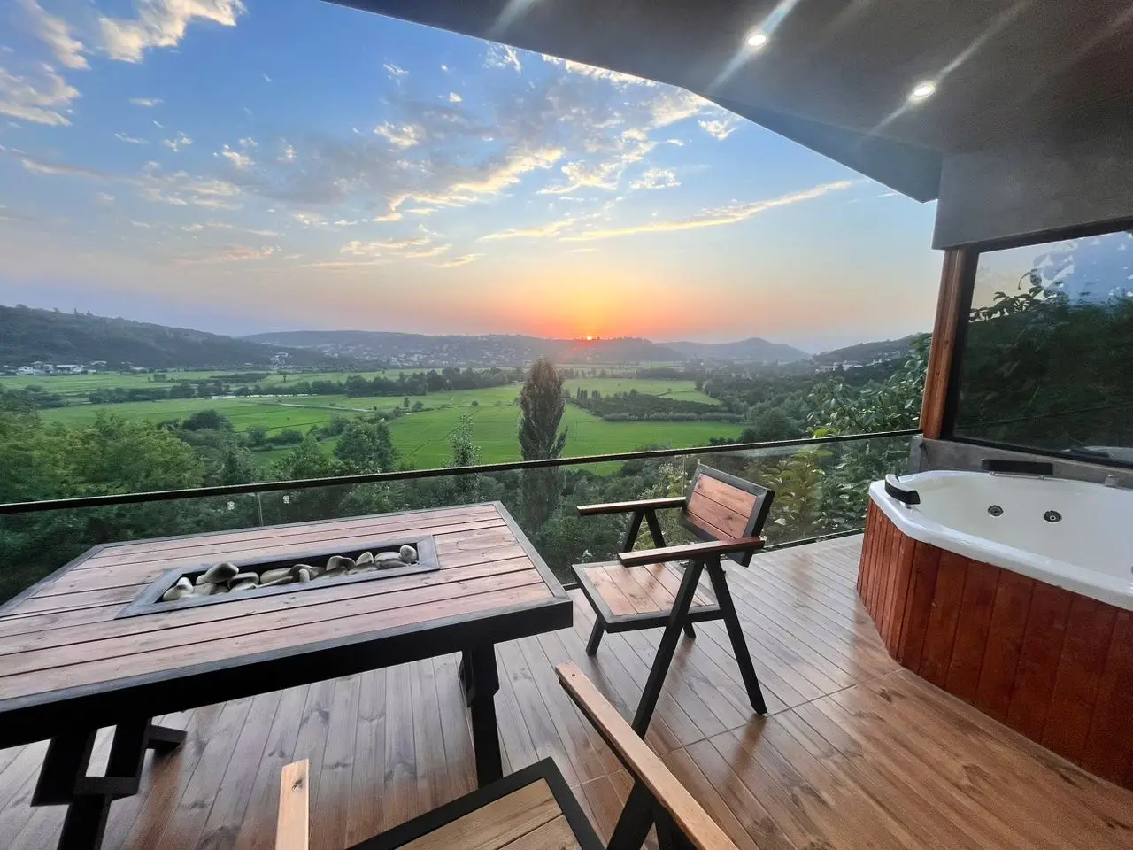 ویلا جنگلی با جکوزی در بابلکنار